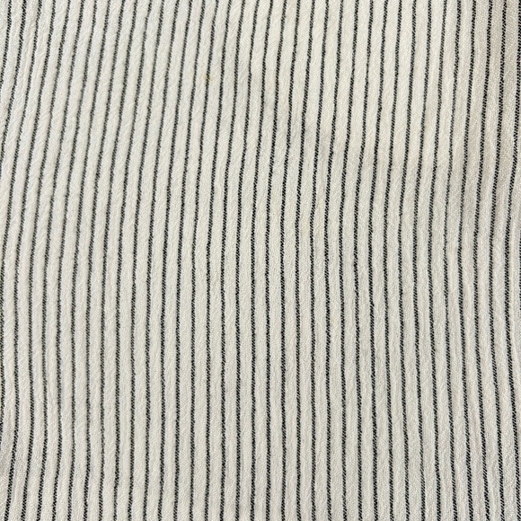 H&M High Waisted Pin Stripe Shorts, Lenin Feel - Size 6 - Picture 6 of 7